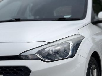 HYUNDAI I20 1.4 SE Hatchback 5dr Petrol Auto Euro 6 (100 ps)