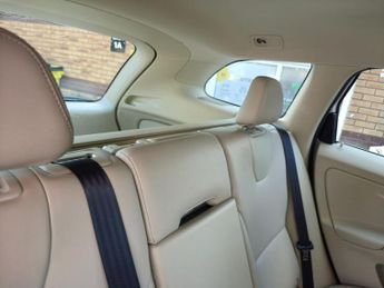 VOLVO XC60 2.4 D5 SE Lux Nav SUV 5dr Diesel Auto AWD Euro 6 (s/s) (220 ps)