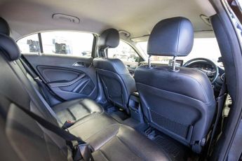 MERCEDES-BENZ A CLASS 1.5 A180d SE Hatchback 5dr Diesel 7G-DCT Euro 6 (s/s) (109 ps)