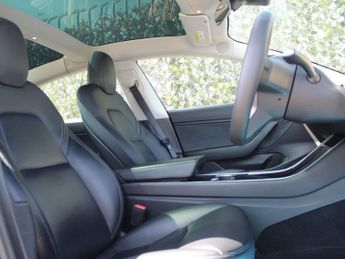 TESLA Model 3 Standard Range Plus Saloon 4dr Electric Auto RWD (241 bhp)