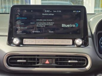 HYUNDAI KONA 64kWh Premium SUV 5dr Electric Auto (10.5kW Charger) (204 ps)