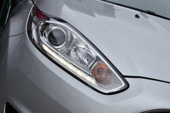 FORD FIESTA 1.0T TITANIUM 5 DOOR POWERSHIFT AUTO 99 BHP (EURO 6)