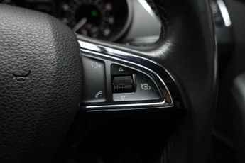 SKODA OCTAVIA 1.6 TDI Elegance Hatchback 5dr Diesel DSG Euro 5 (s/s) (105 ps)