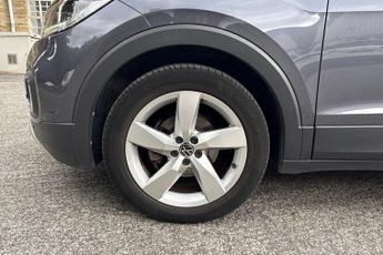 VOLKSWAGEN T-CROSS 1.5 TSI EVO SEL SUV 5dr Petrol DSG Euro 6 (s/s) (150 ps) Front /