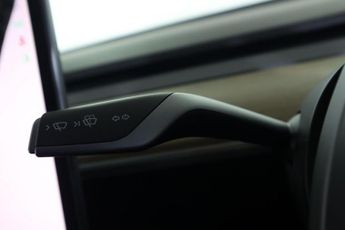 TESLA MODEL Y (Dual Motor) Performance Auto 4WDE 5dr