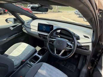 VOLKSWAGEN ID.3 Pro Performance 58kWh Life Hatchback 5dr Electric Auto (204 ps)