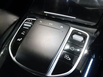 MERCEDES-BENZ EQC EQC 400 80kWh AMG Line SUV 5dr Electric Auto 4MATIC (408 ps)