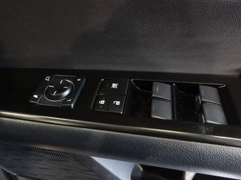 LEXUS UX 300e 54.3kWh SUV 5dr Electric Auto (204 ps)