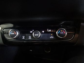 VAUXHALL Corsa Electric 50kWh SE Nav Premium Hatchback 5dr Electric Auto (7.4Kw Charger)