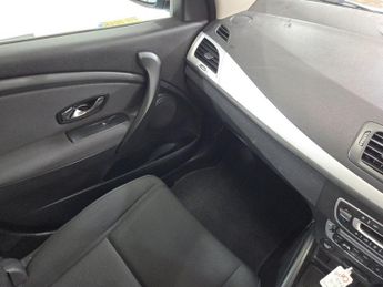 RENAULT MEGANE 1.5 dCi ENERGY Dynamique TomTom Sport Tourer 5dr Diesel Manual E