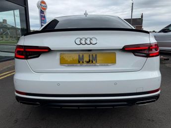 AUDI A4 2.0 TFSI 35 Black Edition Saloon 4dr Petrol S Tronic Euro 6 (s/s