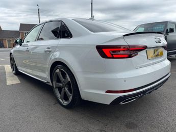 AUDI A4 2.0 TFSI 35 Black Edition Saloon 4dr Petrol S Tronic Euro 6 (s/s