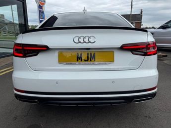 AUDI A4 2.0 TFSI 35 Black Edition Saloon 4dr Petrol S Tronic Euro 6 (s/s
