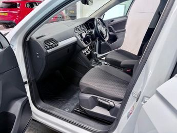 VOLKSWAGEN TIGUAN 1.4 TSI SE Navigation SUV 5dr Petrol DSG 4Motion Euro 6 (s/s) (1