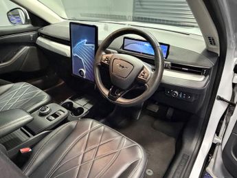 FORD MUSTANG MACH-E Standard Range 70kWh SUV 5dr Electric Automatic (269 ps)