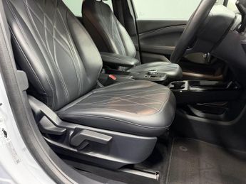 FORD MUSTANG MACH-E Standard Range 70kWh SUV 5dr Electric Automatic (269 ps)