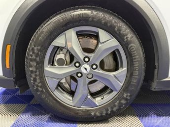 FORD MUSTANG MACH-E Standard Range 70kWh SUV 5dr Electric Automatic (269 ps)