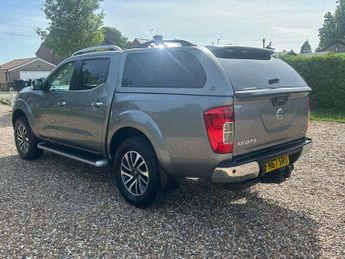 NISSAN NAVARA 2.3 dCi Tekna Pickup Double Cab 4dr Diesel Manual 4WD Euro 6 (s/