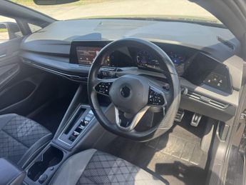 VOLKSWAGEN GOLF 2.0 TDI R-Line Hatchback 5dr Diesel DSG Euro 6 (s/s) (150 ps)