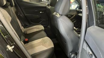 PEUGEOT E-2008 50kWh GT Premium SUV 5dr Electric Auto (136 ps)
