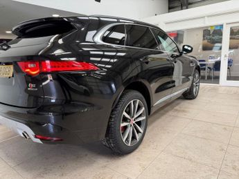 JAGUAR F-PACE 3.0 D300 V6 S SUV 5dr Diesel Auto AWD Euro 6 (s/s) (300 ps)