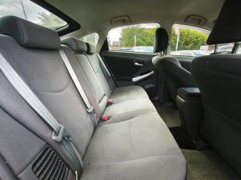 TOYOTA PRIUS 1.5 Saloon 4dr Petrol Hybrid CVT (120 g/km, 70 bhp)
