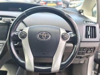 TOYOTA PRIUS 1.5 Saloon 4dr Petrol Hybrid CVT (120 g/km, 70 bhp)