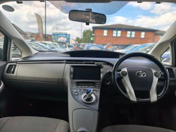 TOYOTA PRIUS 1.5 Saloon 4dr Petrol Hybrid CVT (120 g/km, 70 bhp)