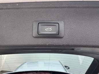 AUDI A4 AVANT 2.0 TDI 40 S line Estate 5dr Diesel S Tronic quattro Euro 6 (s/s
