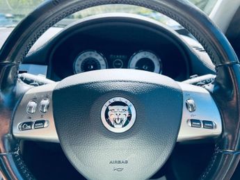 JAGUAR XF 3.0d V6 Luxury Saloon 4dr Diesel Auto Euro 5 (240 ps)