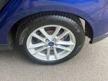 FORD FOCUS 1.0T EcoBoost Zetec Hatchback 5dr Petrol Manual Euro 6 (s/s) (10