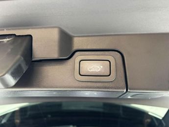 LAND ROVER RANGE ROVER EVOQUE 2.0 TD4 SE Tech SUV 5dr Diesel Auto 4WD Euro 6 (s/s) (180 ps)