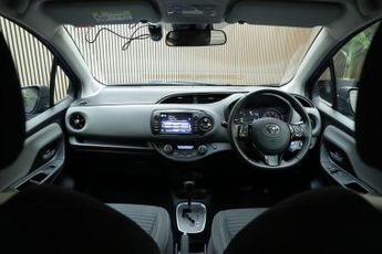TOYOTA YARIS 1.5 VVT-h Icon Tech Hatchback 5dr Petrol Hybrid E-CVT Euro 6 (s/