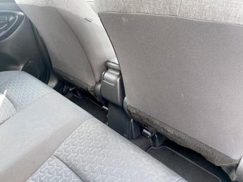 TOYOTA YARIS CROSS 1.5 VVT-h Icon SUV 5dr Petrol Hybrid E-CVT Euro 6 (s/s) (116 ps)