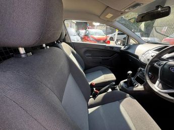 FORD FIESTA VAN 1.5 TDCi Panel Van 3dr Diesel Manual (98 g/km, 74 bhp)