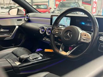 MERCEDES-BENZ A CLASS 2.0 A200d AMG Line (Premium) Hatchback 5dr Diesel 8G-DCT Euro 6 