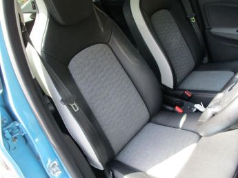 RENAULT ZOE R135 52kWh GT Line Hatchback 5dr Electric Auto (i, Rapid Charge)