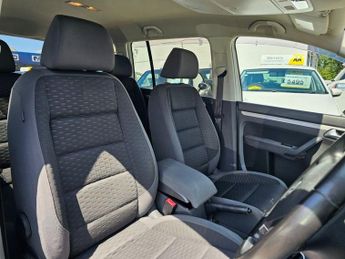 VOLKSWAGEN TOURAN  AUTOMATIC 1.4 VW TOURAN SPORT FSI 7 STR