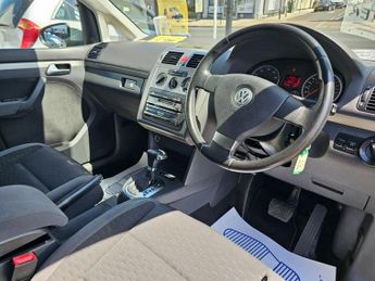 VOLKSWAGEN TOURAN  AUTOMATIC 1.4 VW TOURAN SPORT FSI 7 STR