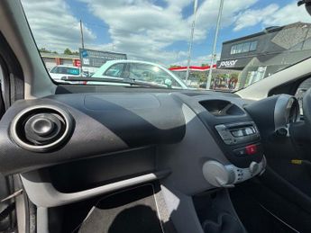 PEUGEOT 107 1.0 12V Urban Hatchback 5dr Petrol Manual Euro 5 (68 ps)