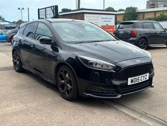 Ford Focus 2.0T EcoBoost ST-3 Hatchback 5 door Petrol Manual Euro 6 in Blac