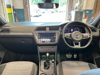 VOLKSWAGEN TIGUAN 2.0 TDI R-Line Tech SUV 5 Door Diesel Automatic DSG White Euro 6