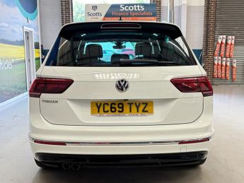 VOLKSWAGEN TIGUAN 2.0 TDI R-Line Tech SUV 5 Door Diesel Automatic DSG White Euro 6