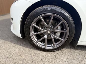 TESLA Model 3 (Dual Motor) Long Range Saloon 4dr Electric Auto 4WDE (346 ps)