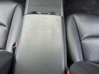 TESLA Model 3 (Dual Motor) Long Range Saloon 4dr Electric Auto 4WDE (346 ps)