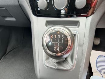 VAUXHALL ZAFIRA 1.6 16V Exclusiv MPV 5dr Petrol Manual Euro 5 (115 ps)