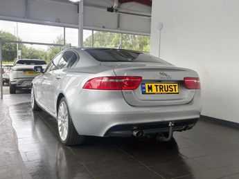 JAGUAR XE 2.0i GPF Portfolio Saloon 4dr Petrol Auto Euro 6 (s/s) (250 ps) 