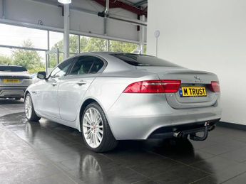 JAGUAR XE 2.0i GPF Portfolio Saloon 4dr Petrol Auto Euro 6 (s/s) (250 ps) 