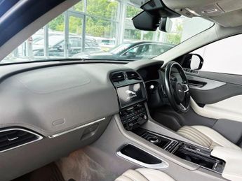 JAGUAR F-PACE 2.0 D180 Portfolio SUV 5dr Diesel Auto AWD Euro 6 (s/s) (180 ps)