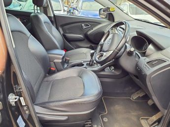 HYUNDAI IX35 1.7 CRDi Premium SUV 5dr Diesel Manual Euro 5 (s/s) (115 ps)